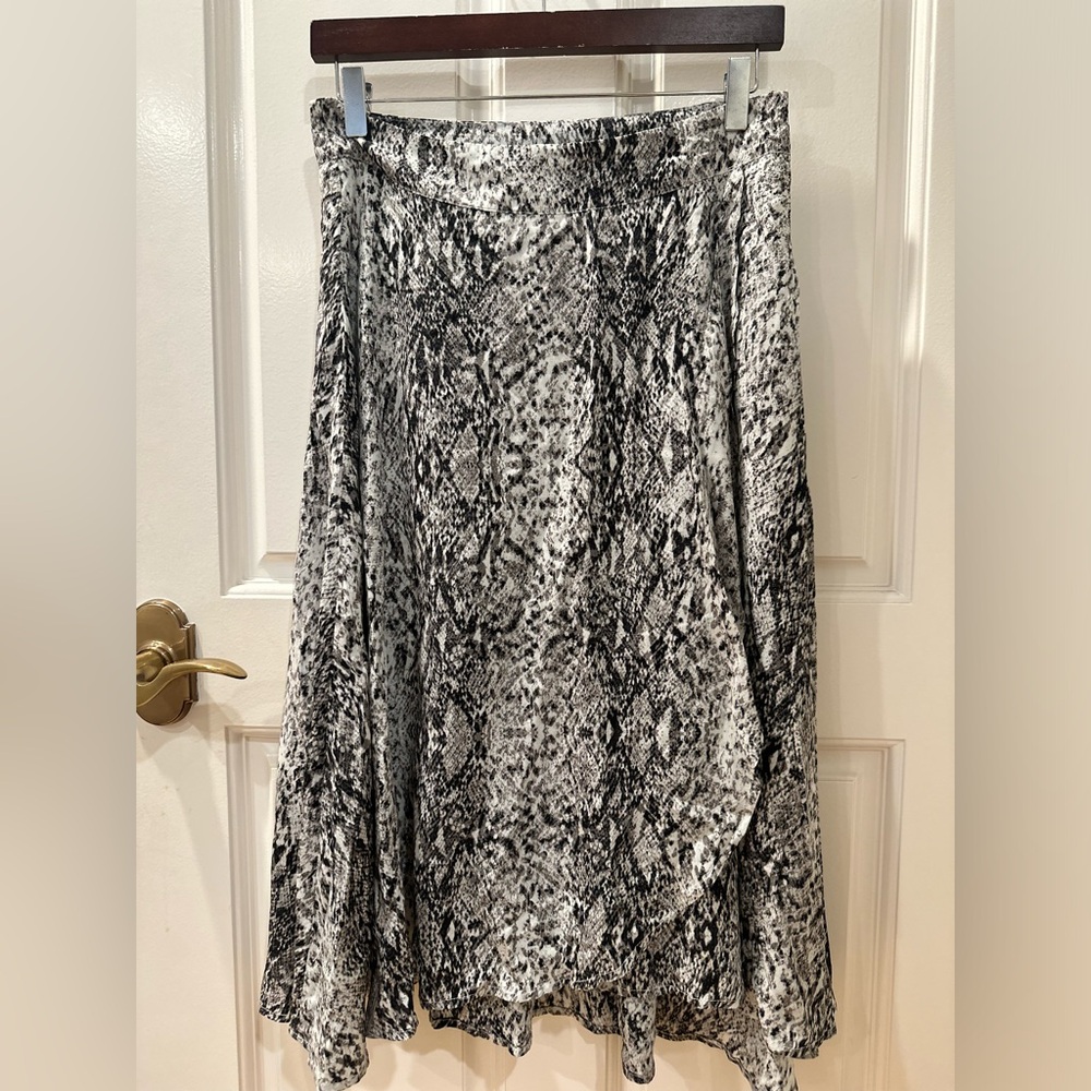 Saks Fifth Avenue Flowy Snake Skirt Women Size 6, Layered Skirt Midi Grey